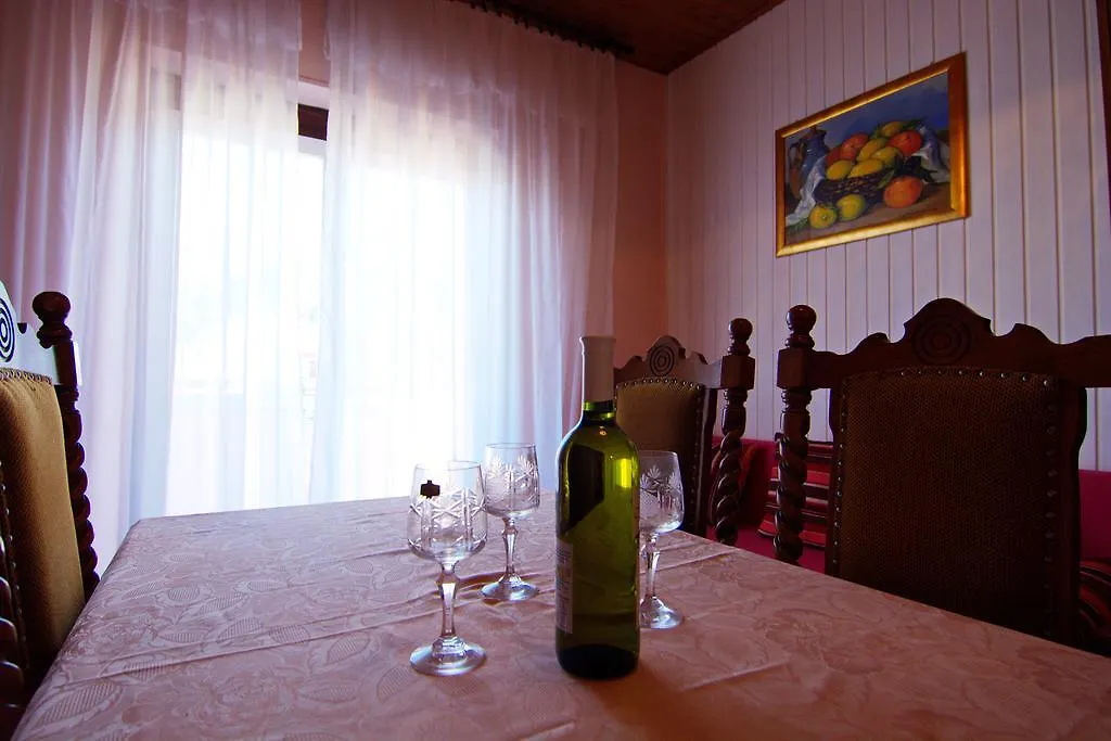 Guest house Apartment And Rooms Toka Zadar