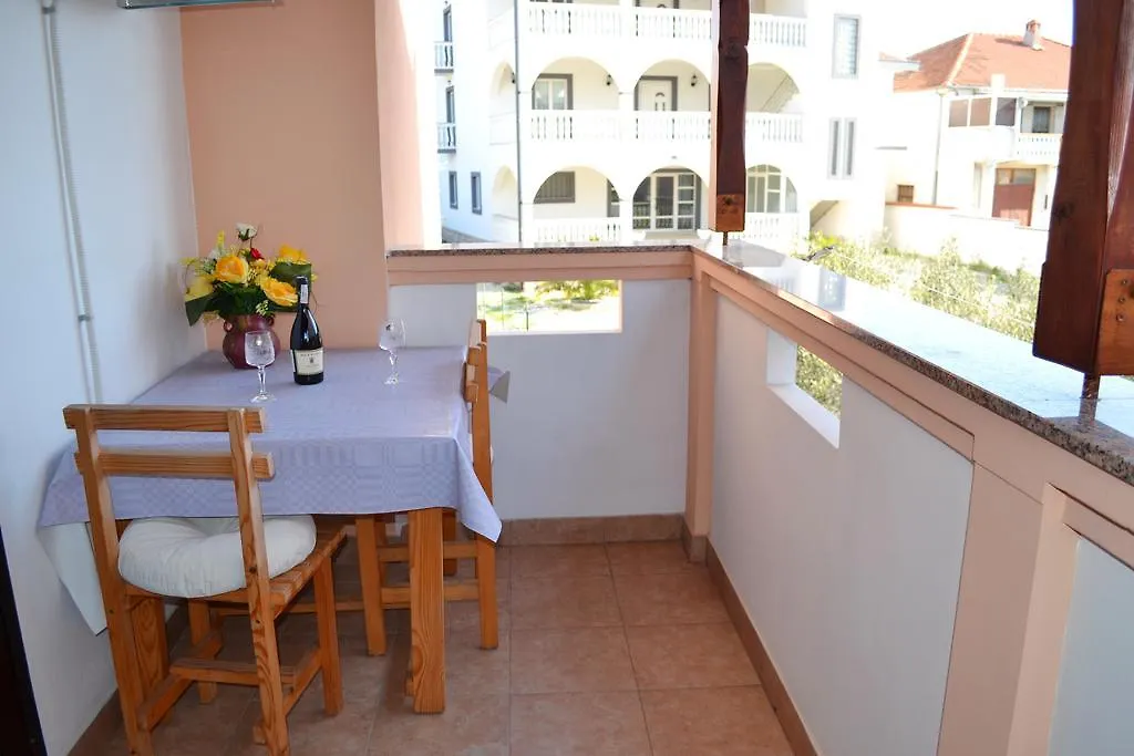 Apartment And Rooms Toka Zadar Guest house